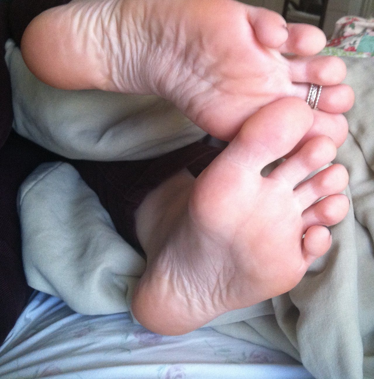 hairstylist's foot slut past #IgecxS2N