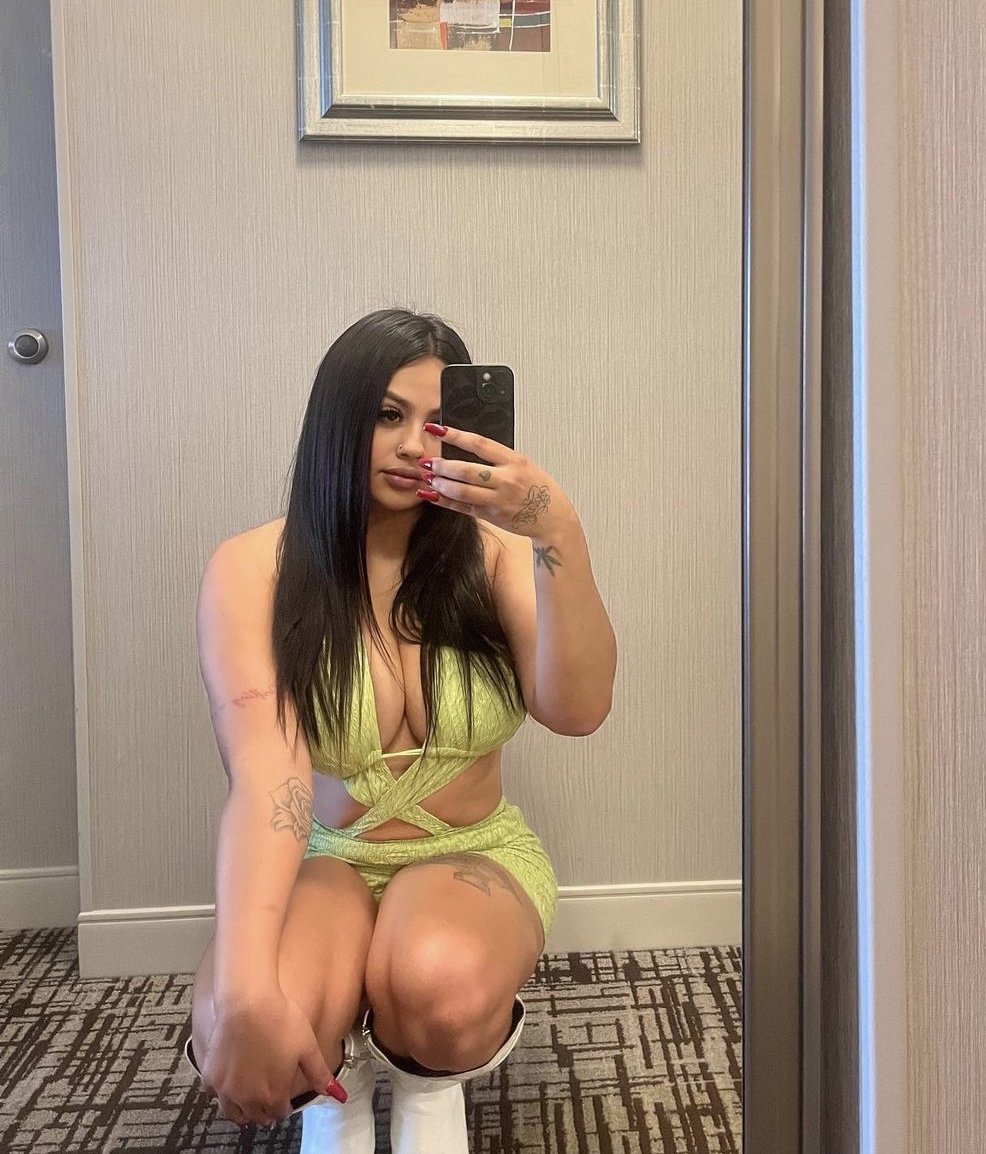 Latina with big melons I def wouldn’t pull out! She got natural DSL lips #h5IPrvZz