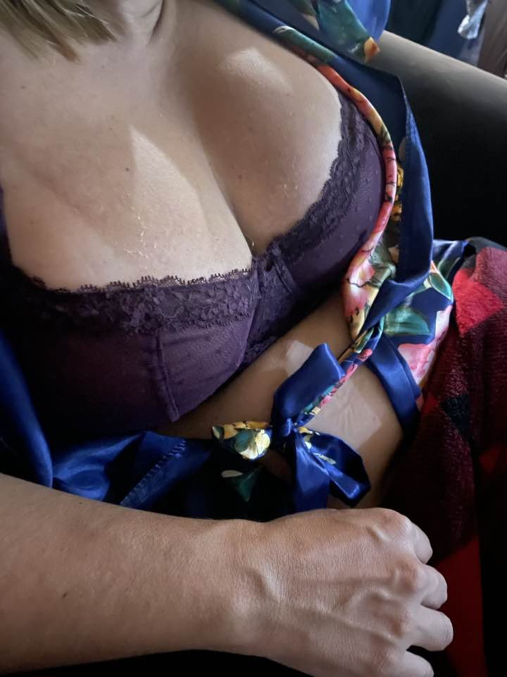 Want more of this busty TX Latina? #WvXqX0ec