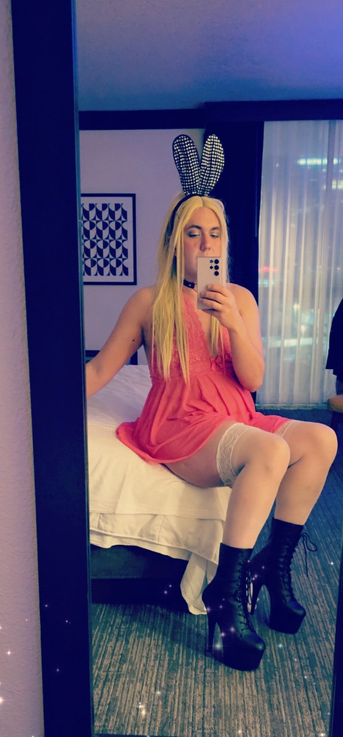 Sissy Emma from Sweden #3OeIjlnQ