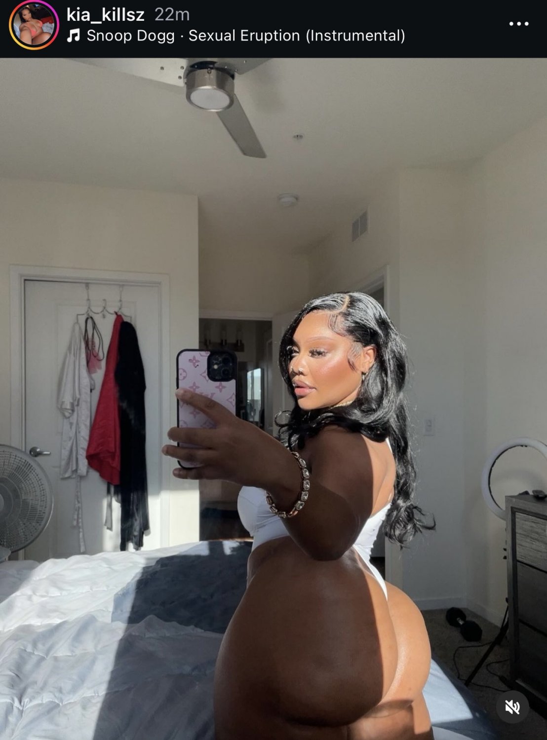 Do anybody get her content? #FhryblKc