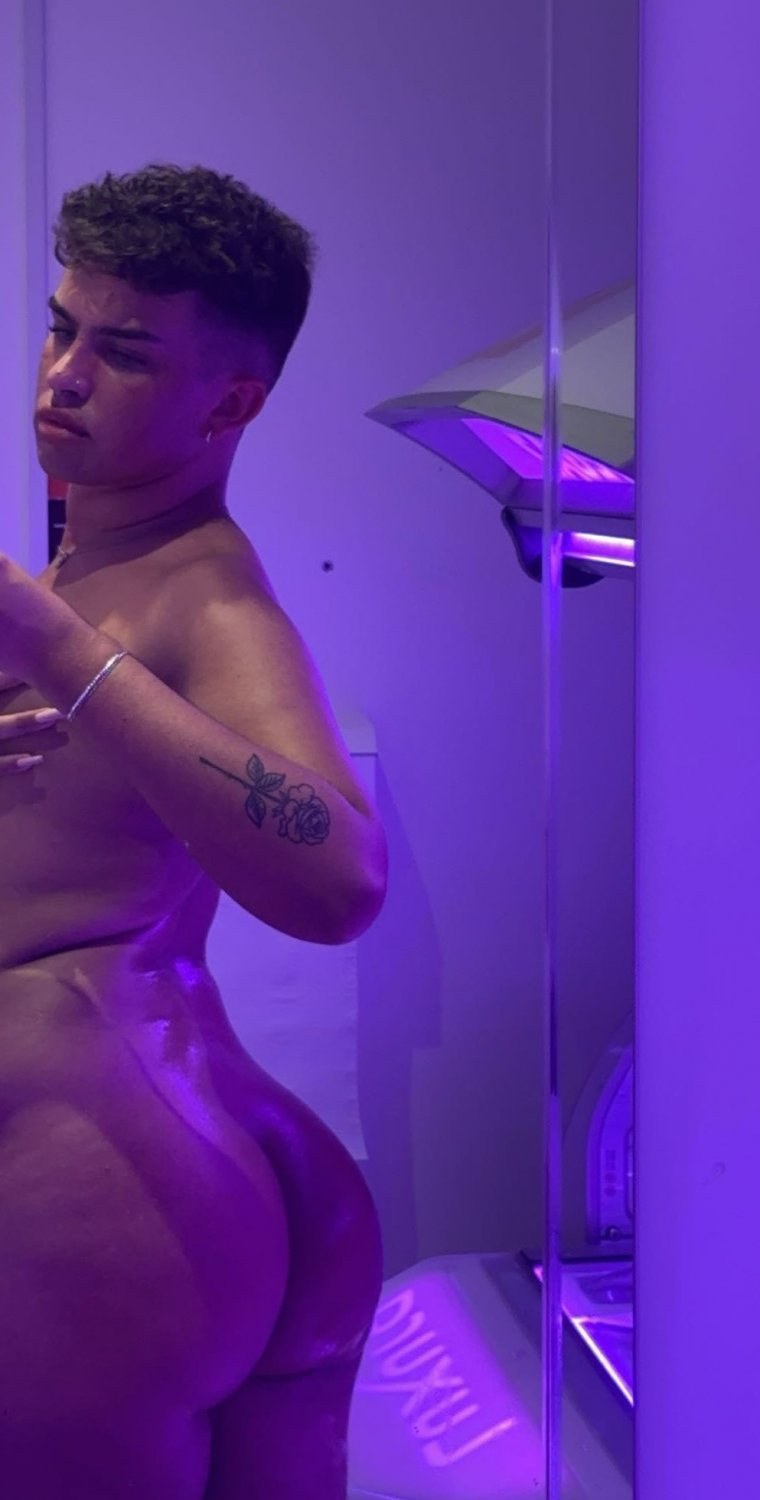 Freaky Legs Friday ๐
Pt 26 #527SxsO3