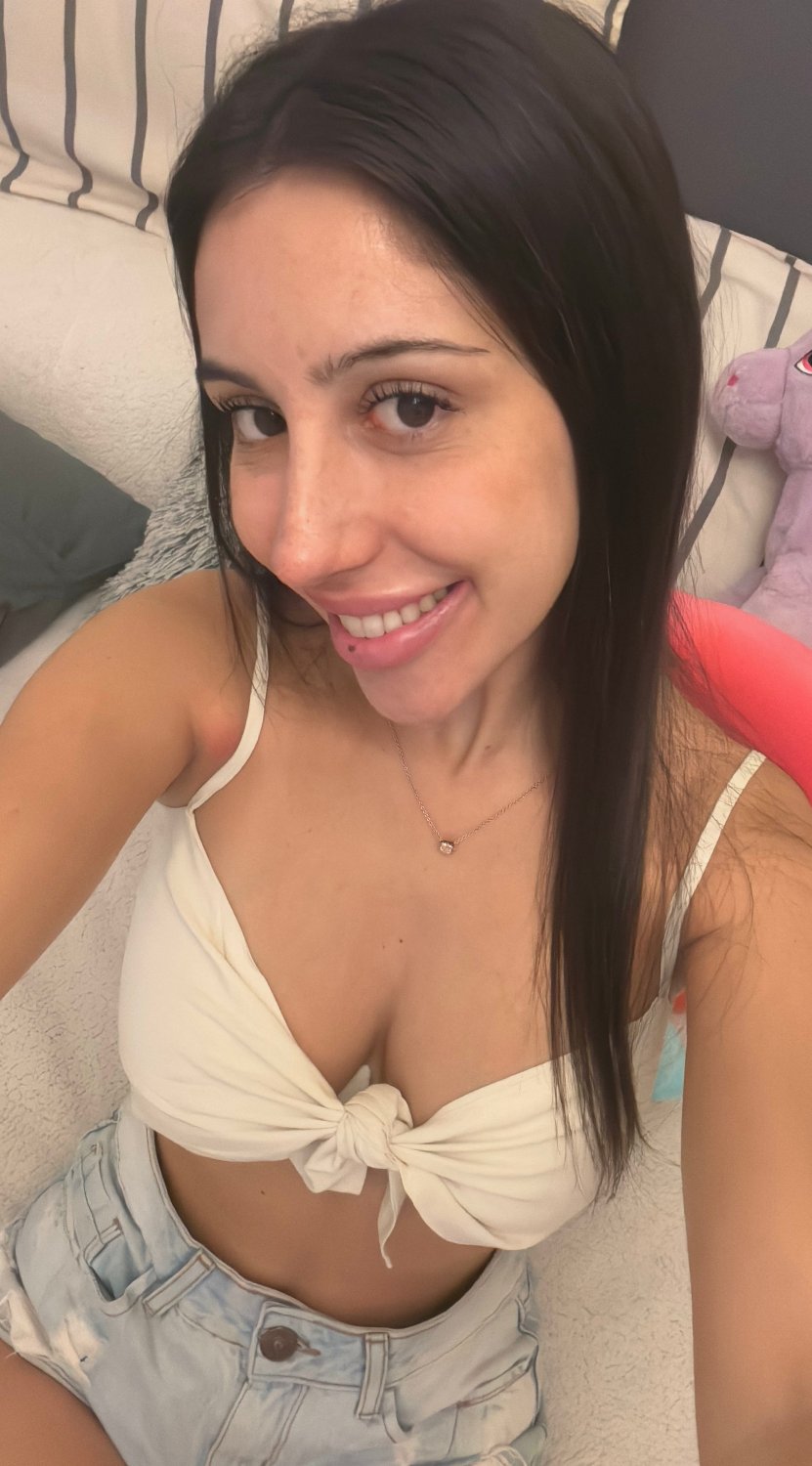 I'm bored and I'm ready to fuck anyone now! #jd15SPS6