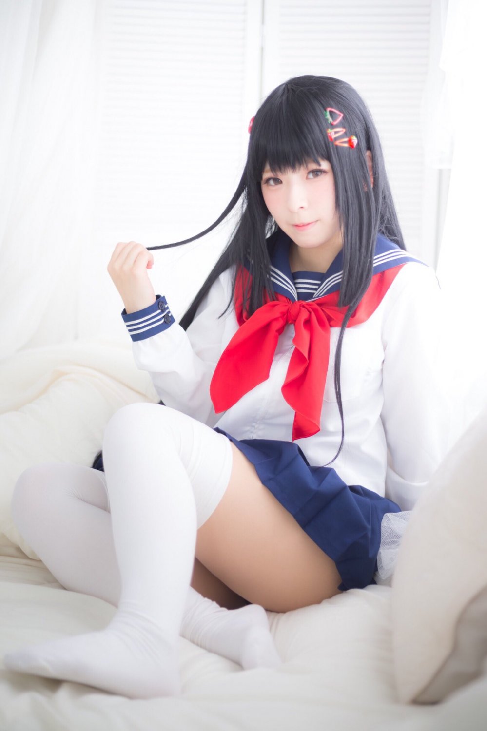 Who here likes knee socks and thigh highs ? #PYjbe2XX