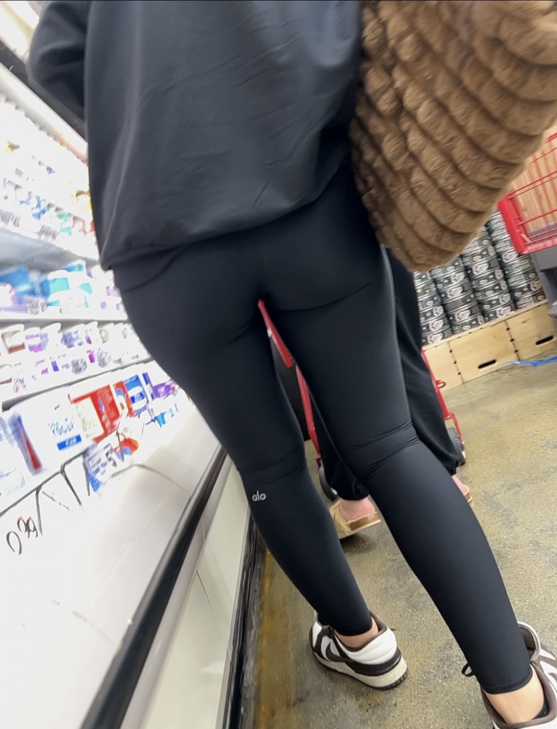 Tight leggings at the store young fit milf candid #yCasDMjW