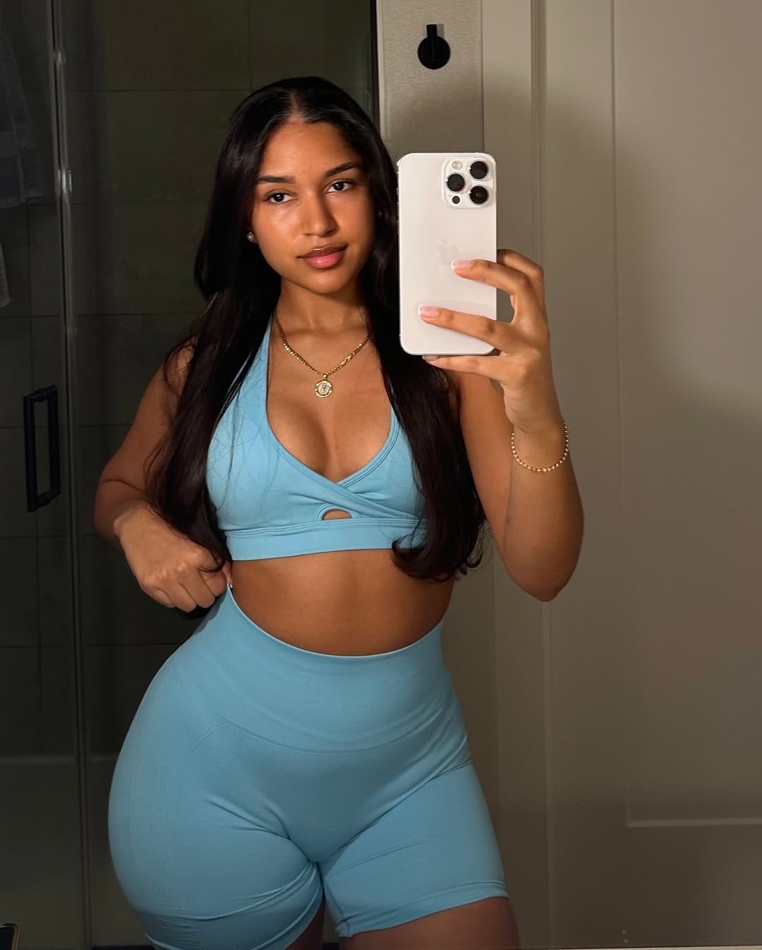 goon to latina hips and legs 1 #rTQH5QeO