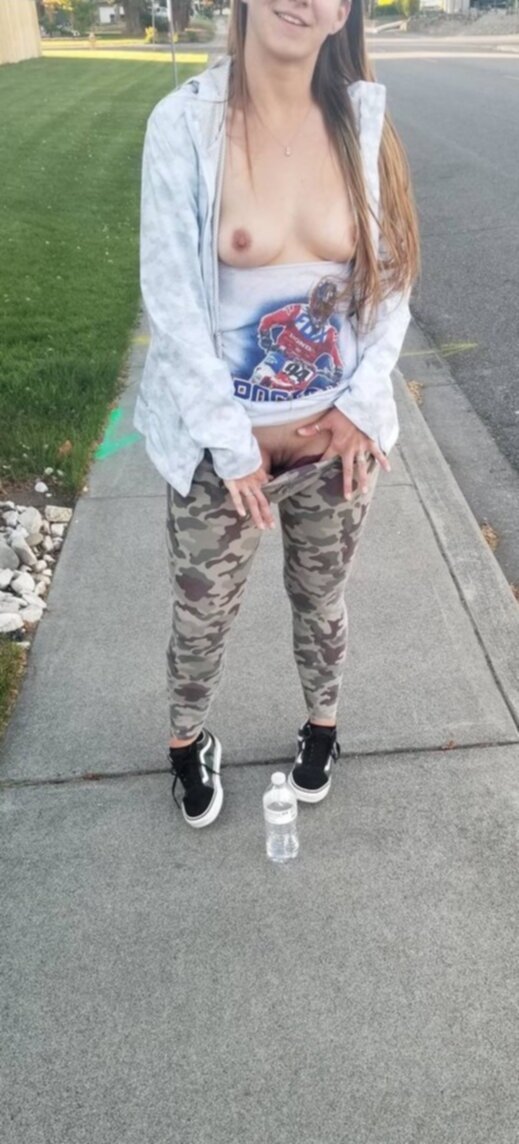 WA slut wife Katie shared #IDMohoCA