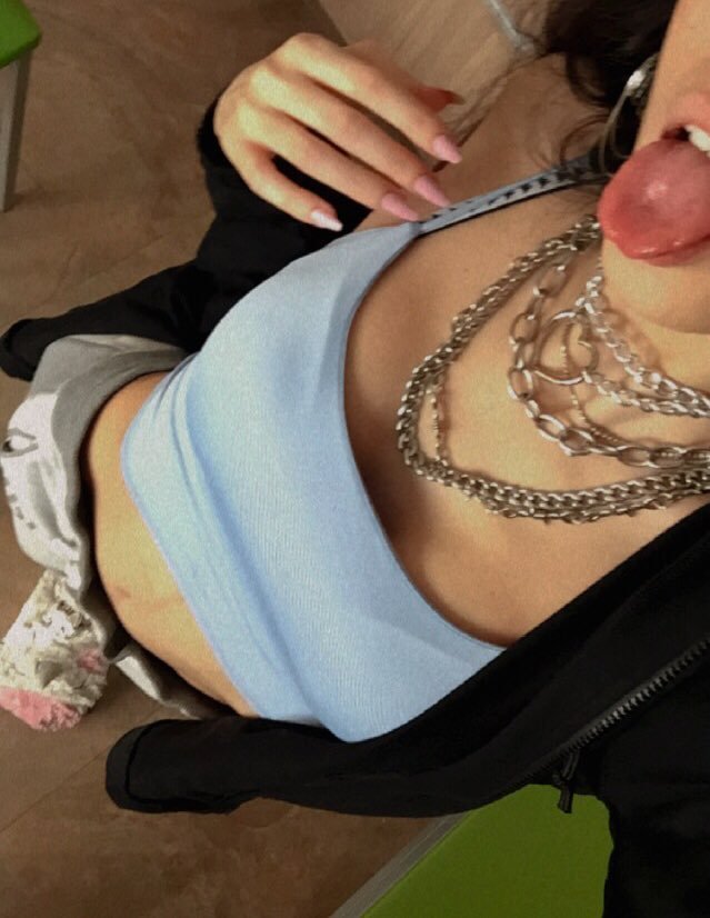 Sadlyy Streamer Cantante Puta #UDnyntn7