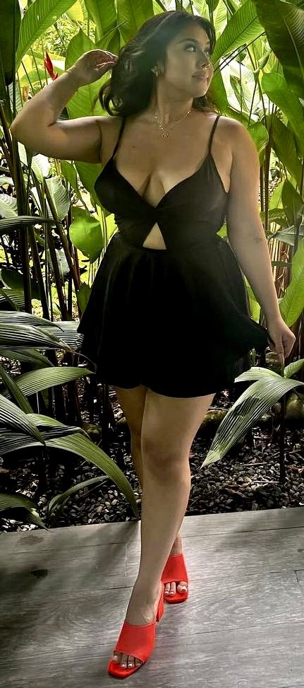 How long could u last with this huge thick phat ass latina? Dm if you know this dumb whore #d1kH2ipw