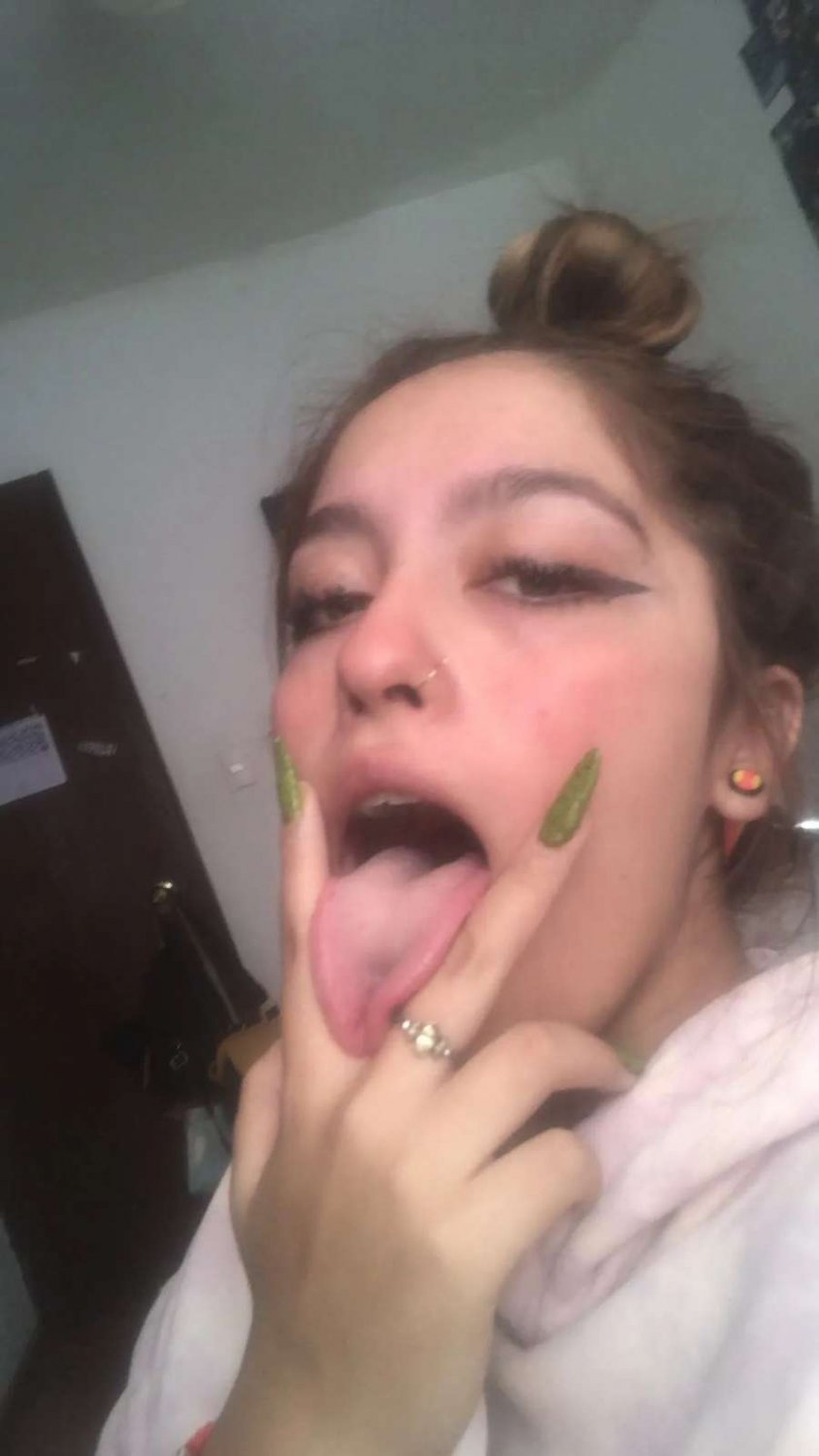 Putita filtrada (Aporte de Seguidor) #DpgDGwtC